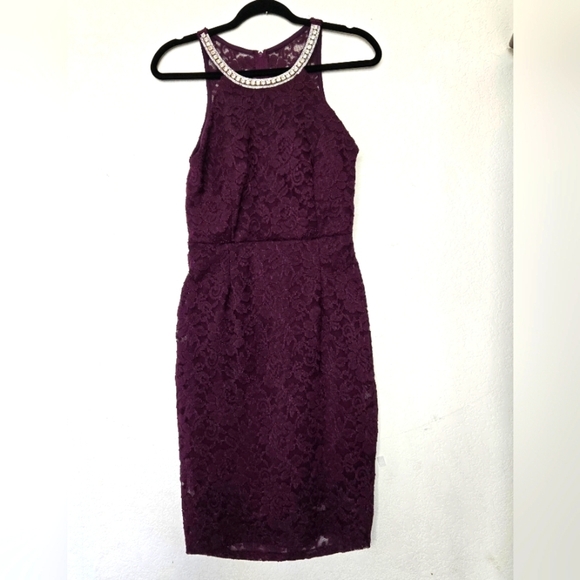 Scala Lace Halter Midi Dress in Rich Purple. Size M - Picture 2 of 11